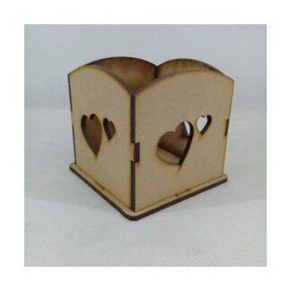 Portalápices de MDF calado corazones 8 x 8 x 9 cm